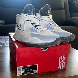 Nike Kyrie Infinity White and Gray Sneakers
